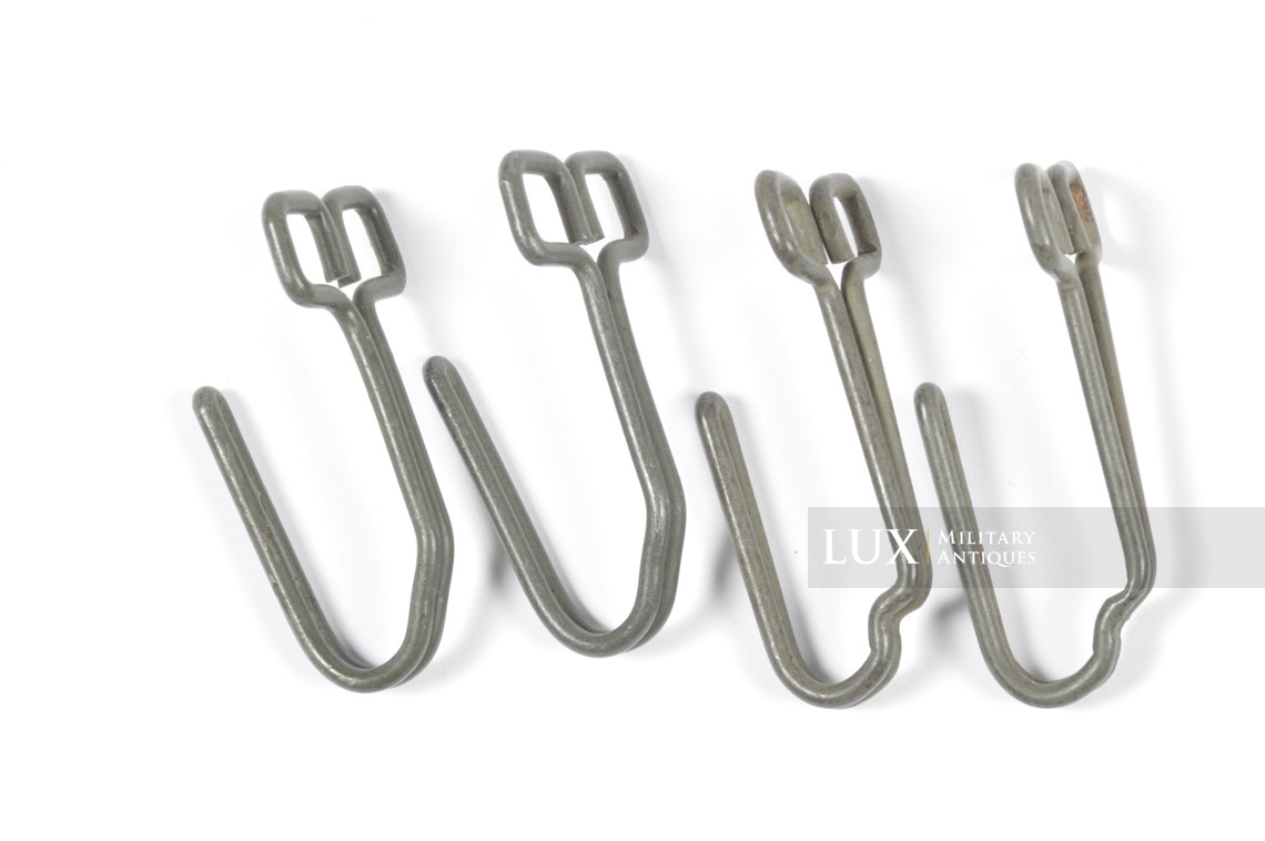 Set of four belt support hooks - photo 8