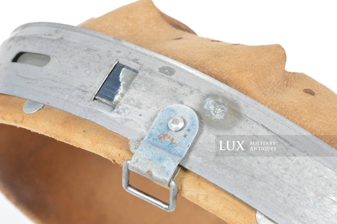 Intérieur de casque allemand, « 59 / 1942 » - photo 12