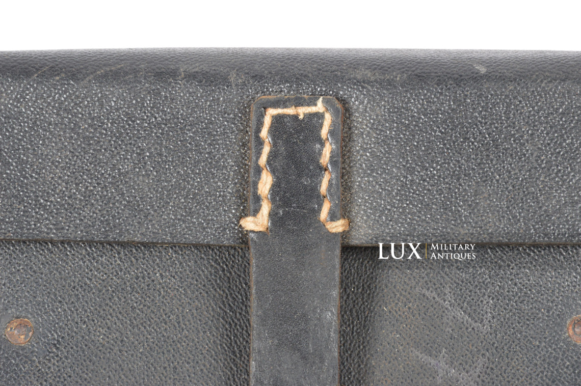 MG34/42 gunner's belt pouch in black and tan pressed cardboard, « oaz4 » - photo 8