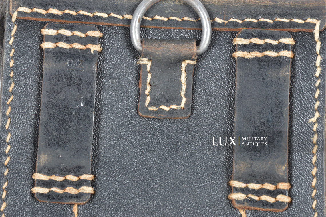 MG34/42 gunner's belt pouch in black and tan pressed cardboard, « oaz4 » - photo 11