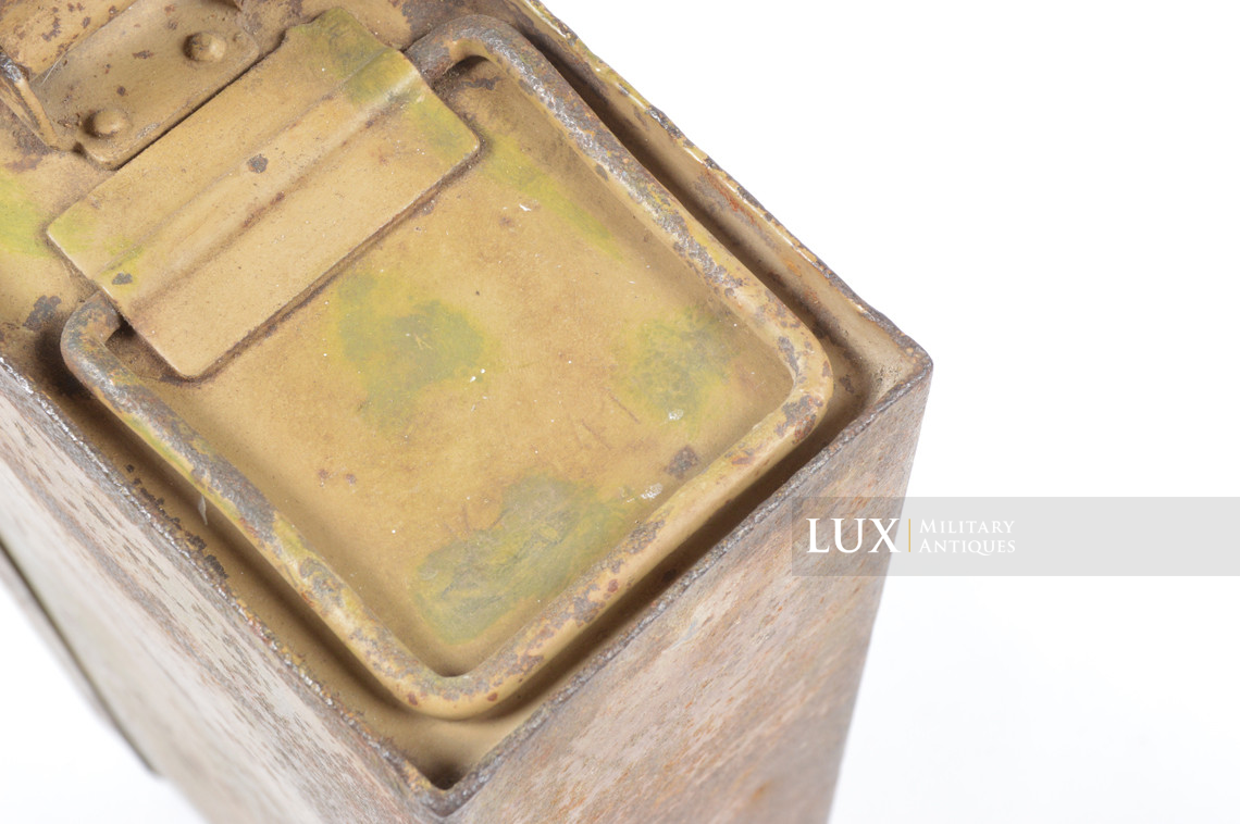 Late-war German camouflage MG34/42 ammunitions case - photo 26