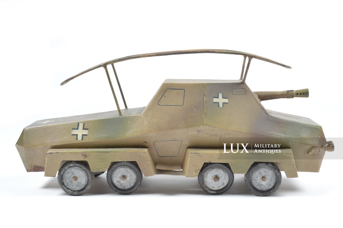 Period German armored vehicle toy model, « PUMA » - photo 8