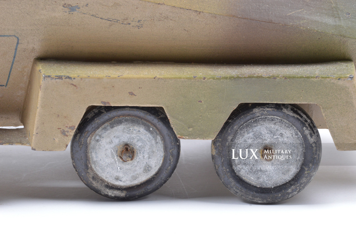 Period German armored vehicle toy model, « PUMA » - photo 11
