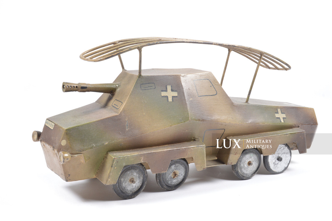 Period German armored vehicle toy model, « PUMA » - photo 19