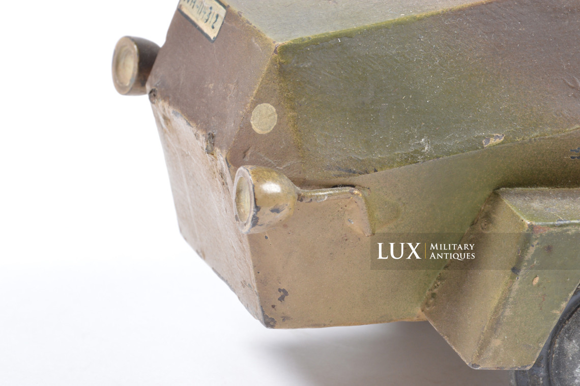 Period German armored vehicle toy model, « PUMA » - photo 20