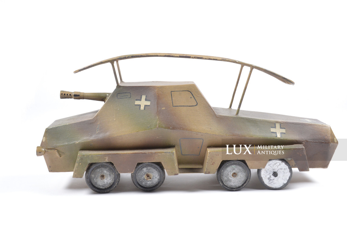 Period German armored vehicle toy model, « PUMA » - photo 21