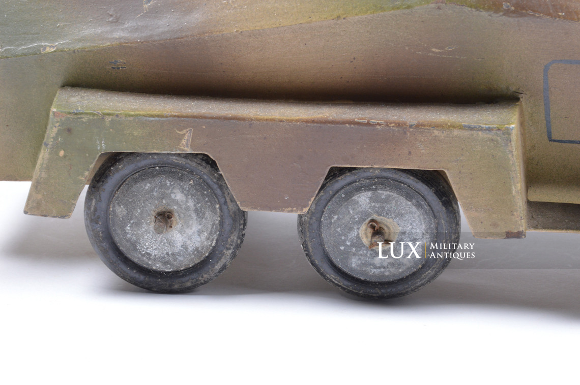 Period German armored vehicle toy model, « PUMA » - photo 23