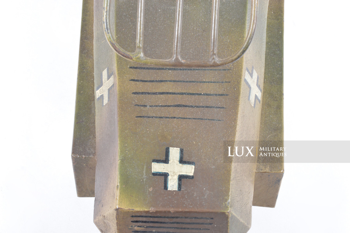 Period German armored vehicle toy model, « PUMA » - photo 29