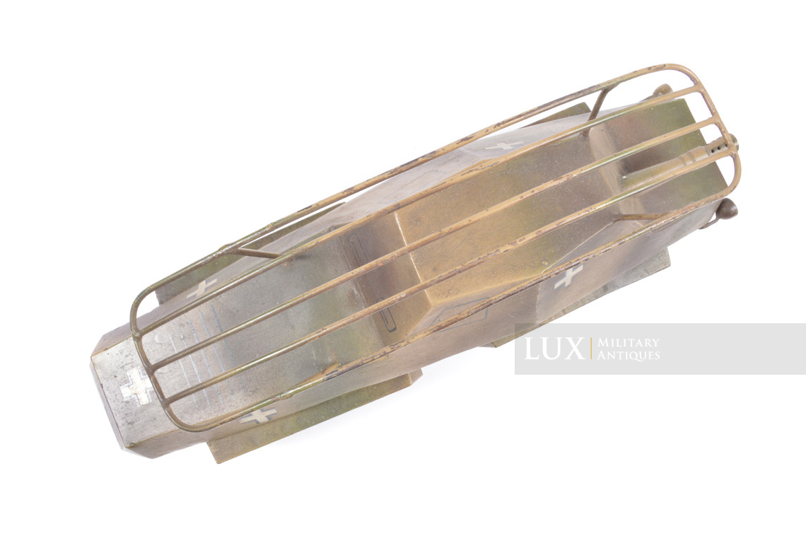 Period German armored vehicle toy model, « PUMA » - photo 31