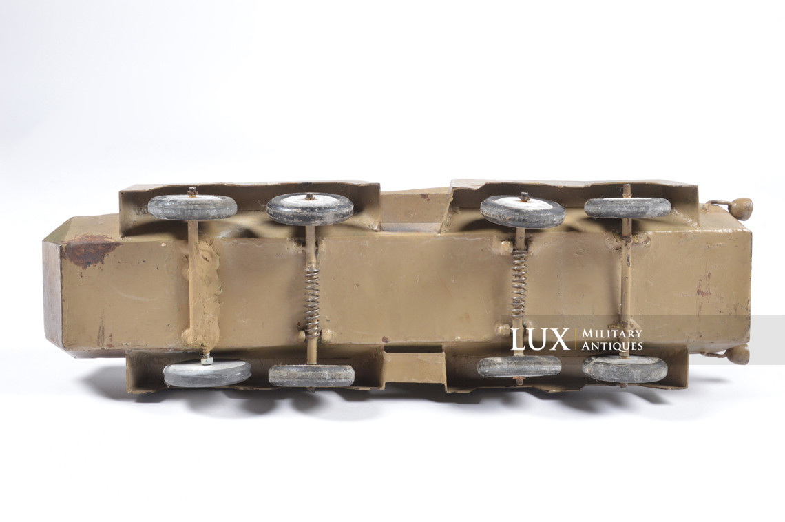 Period German armored vehicle toy model, « PUMA » - photo 37