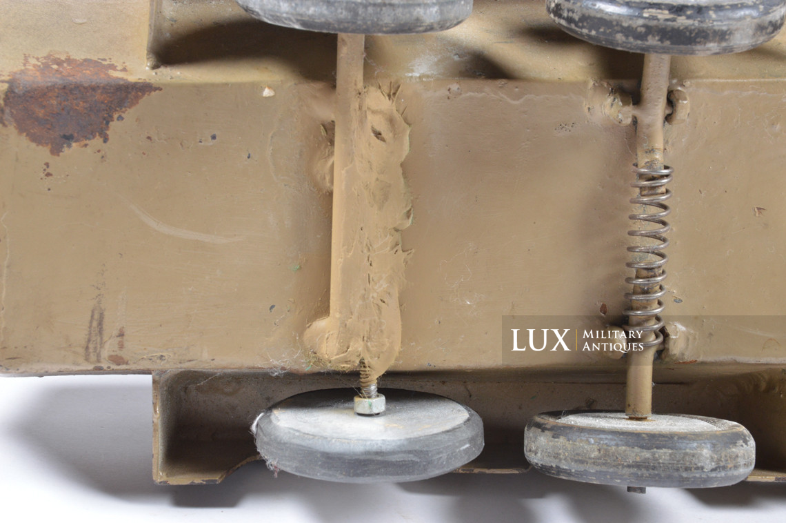 Period German armored vehicle toy model, « PUMA » - photo 39
