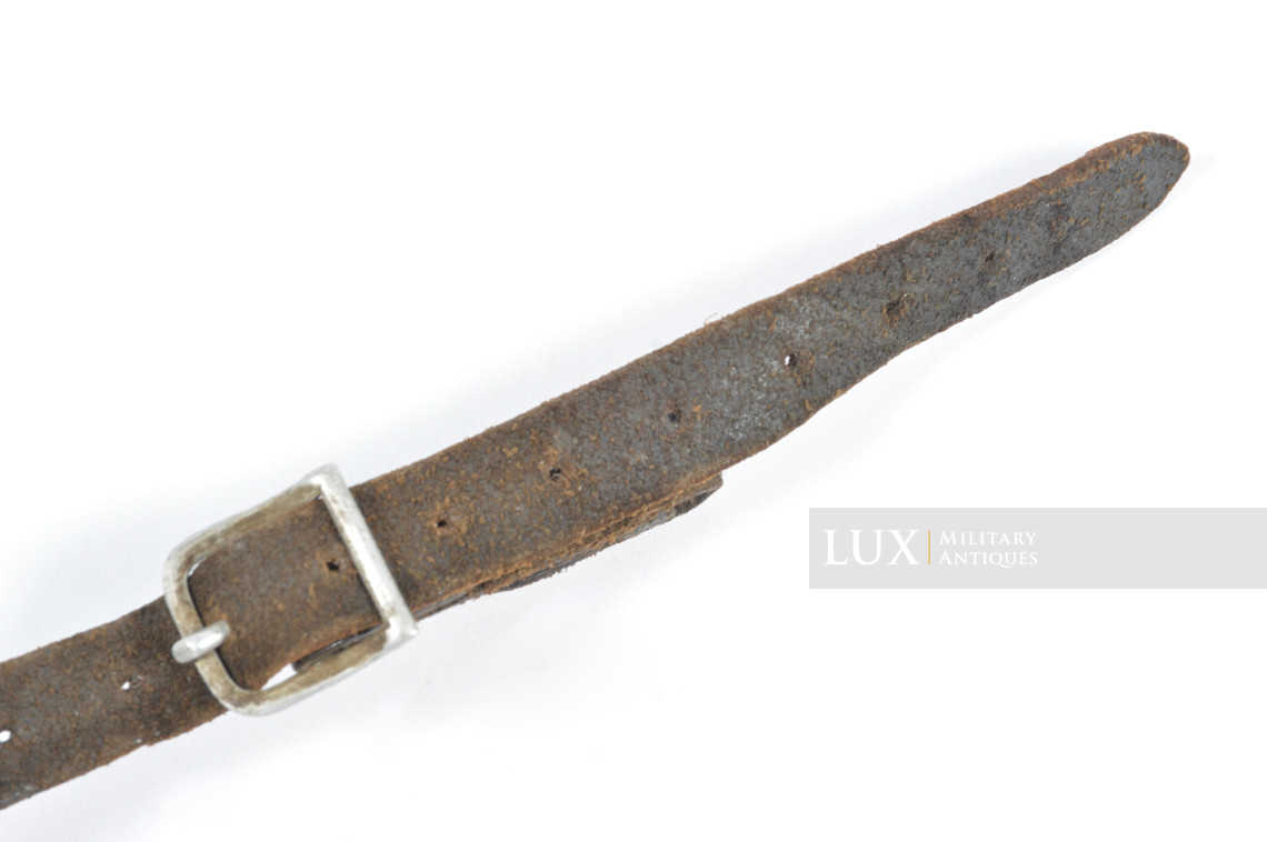 German helmet chinstrap, « CARL ACKVA 1942 » - photo 8