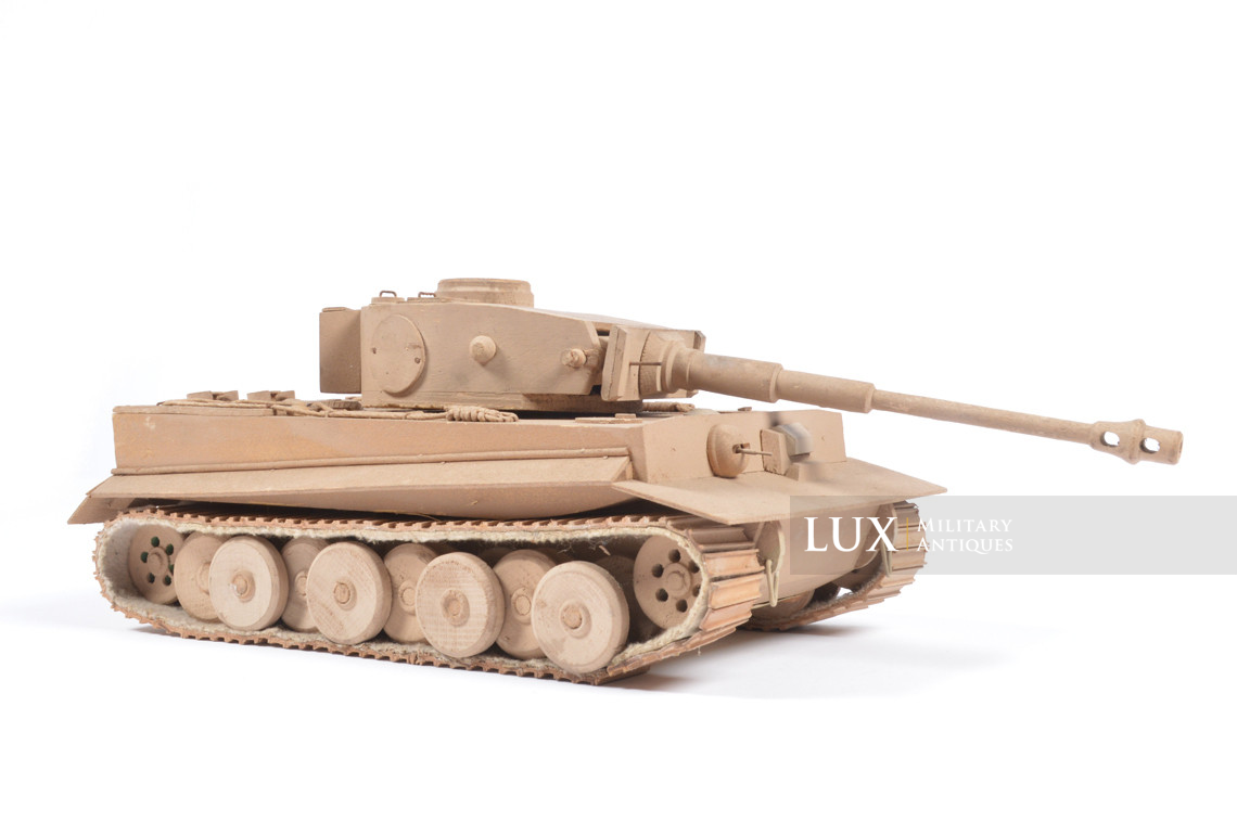 Maquette allemande d’instruction en bois d’un char « TIGER I » - photo 17