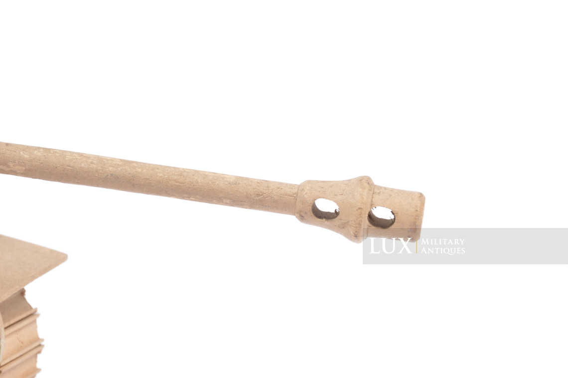 Maquette allemande d’instruction en bois d’un char « TIGER I » - photo 22