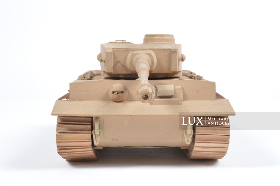 Maquette allemande d’instruction en bois d’un char « TIGER I » - photo 28