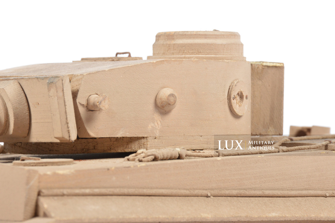 Maquette allemande d’instruction en bois d’un char « TIGER I » - photo 9