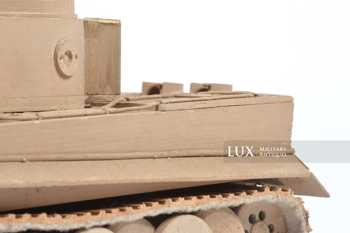 Maquette allemande d’instruction en bois d’un char « TIGER I » - photo 13