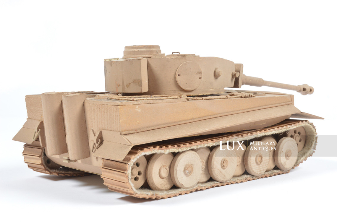 Maquette allemande d’instruction en bois d’un char « TIGER I » - photo 16