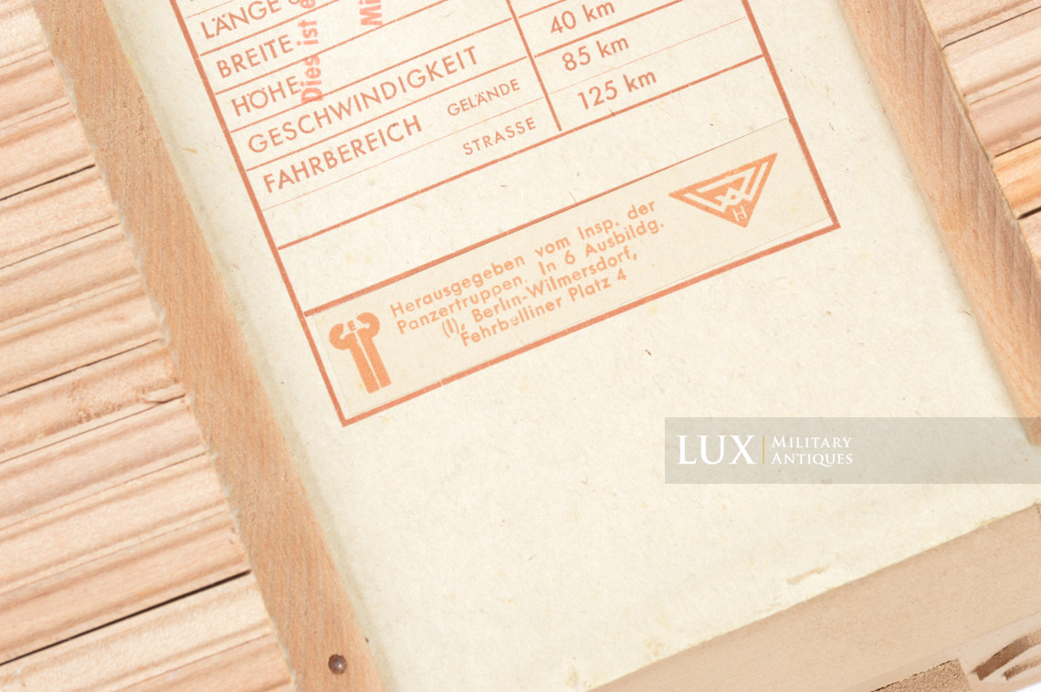 Maquette allemande d’instruction en bois d’un char « TIGER I » - photo 33