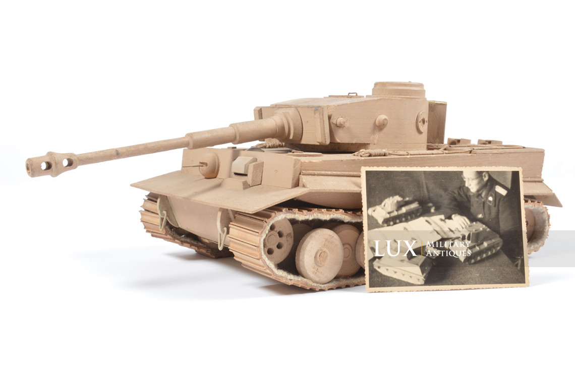 Maquette allemande d’instruction en bois d’un char « TIGER I » - photo 7