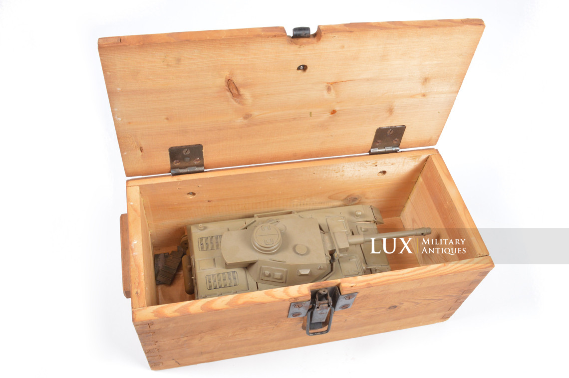 Maquette allemande d’instruction en bois d’un char « Panzer III » - photo 36