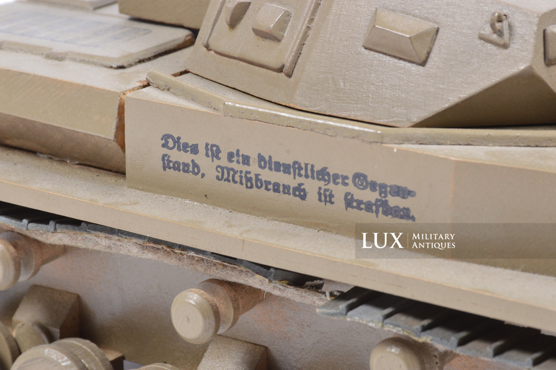 Maquette allemande d’instruction en bois d’un char « Panzer III » - photo 8