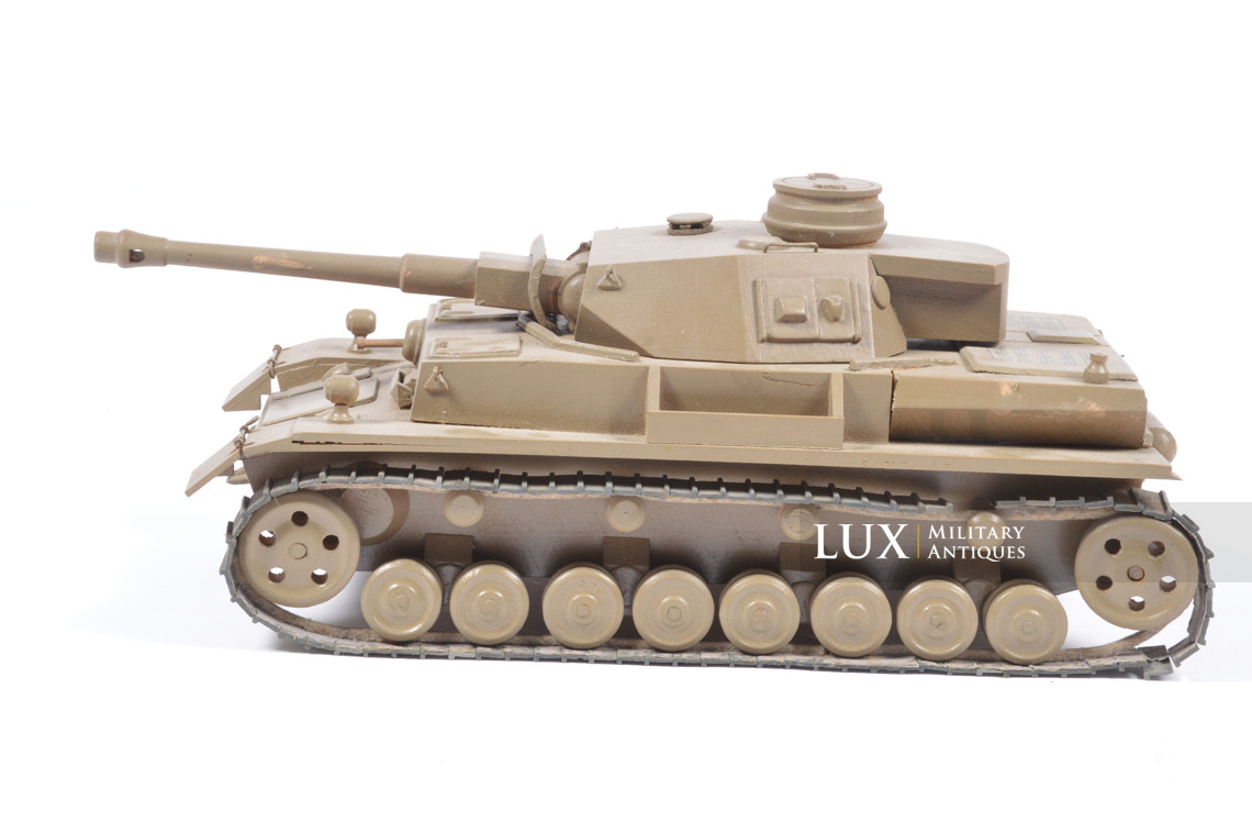 Maquette allemande d’instruction en bois d’un char « Panzer III » - photo 16