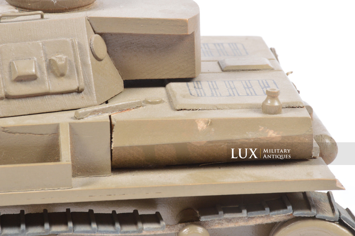 Maquette allemande d’instruction en bois d’un char « Panzer III » - photo 17