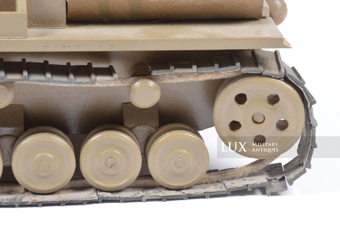 Maquette allemande d’instruction en bois d’un char « Panzer III » - photo 18