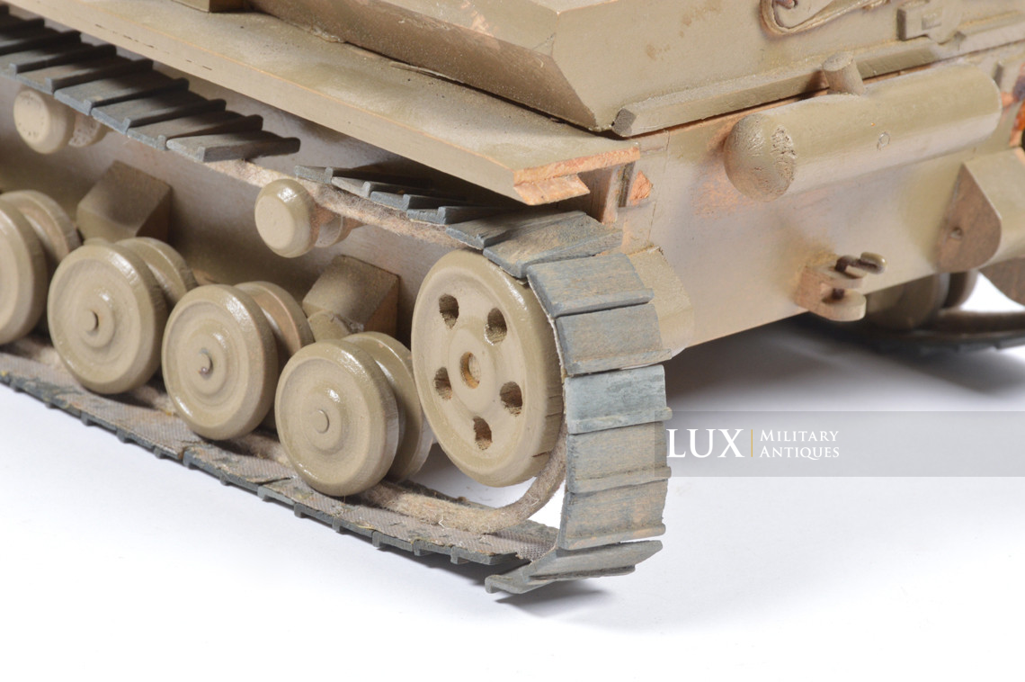 Maquette allemande d’instruction en bois d’un char « Panzer III » - photo 23