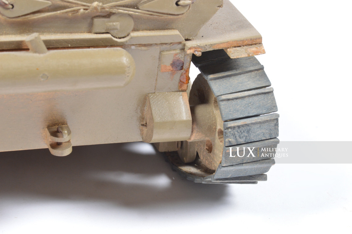 Maquette allemande d’instruction en bois d’un char « Panzer III » - photo 26