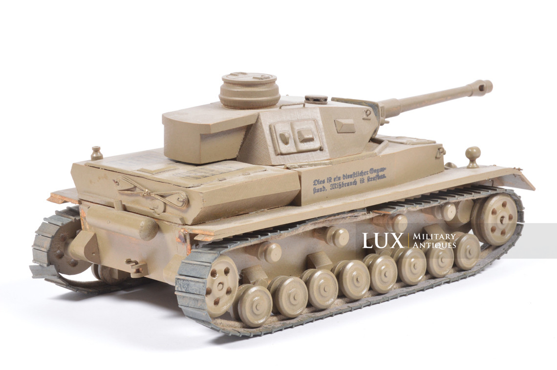 Maquette allemande d’instruction en bois d’un char « Panzer III » - photo 28
