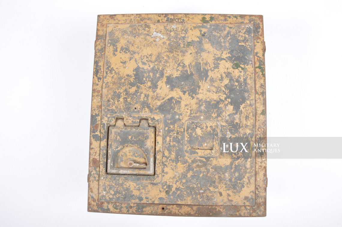 Camouflaged German radio accessories crate, « Torn.Fu.d2 Zubehör » - photo 8