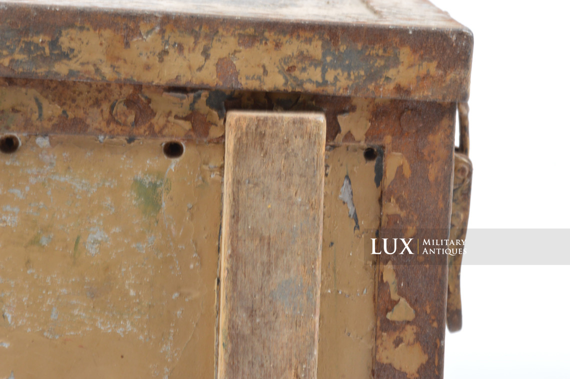 Camouflaged German radio accessories crate, « Torn.Fu.d2 Zubehör » - photo 15