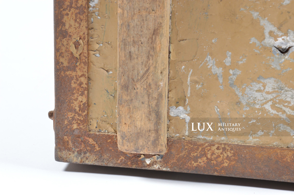Camouflaged German radio accessories crate, « Torn.Fu.d2 Zubehör » - photo 16