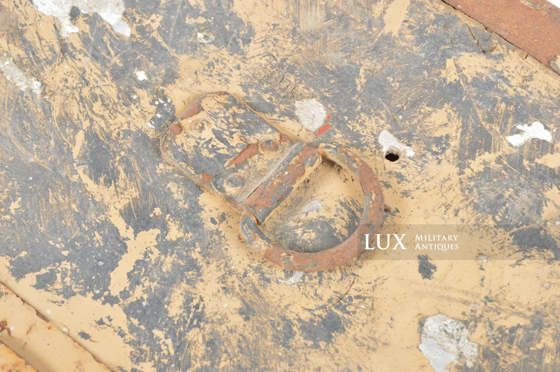 Camouflaged German radio accessories crate, « Torn.Fu.d2 Zubehör » - photo 29