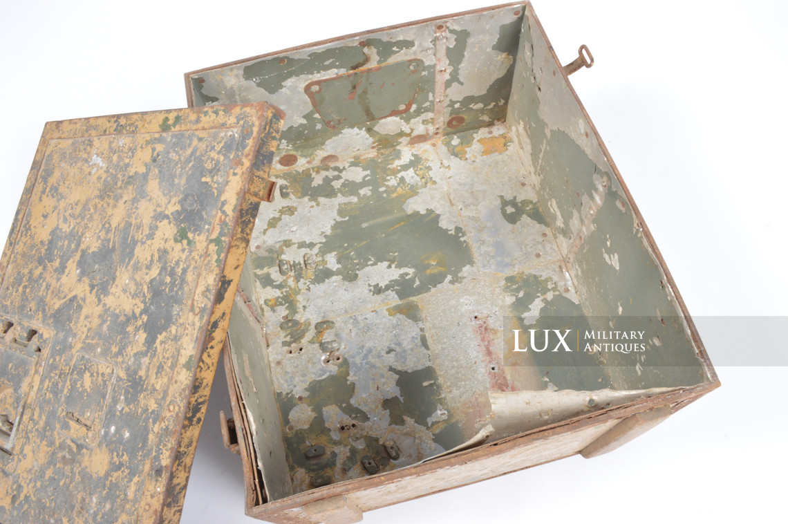 Camouflaged German radio accessories crate, « Torn.Fu.d2 Zubehör » - photo 37