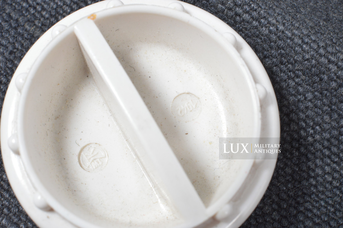 German white bakelite butterdish - photo 15