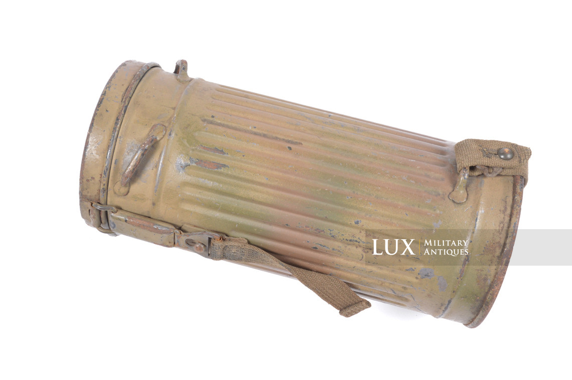 German three-tone camouflage gas mask canister, « named / Paris » - photo 9