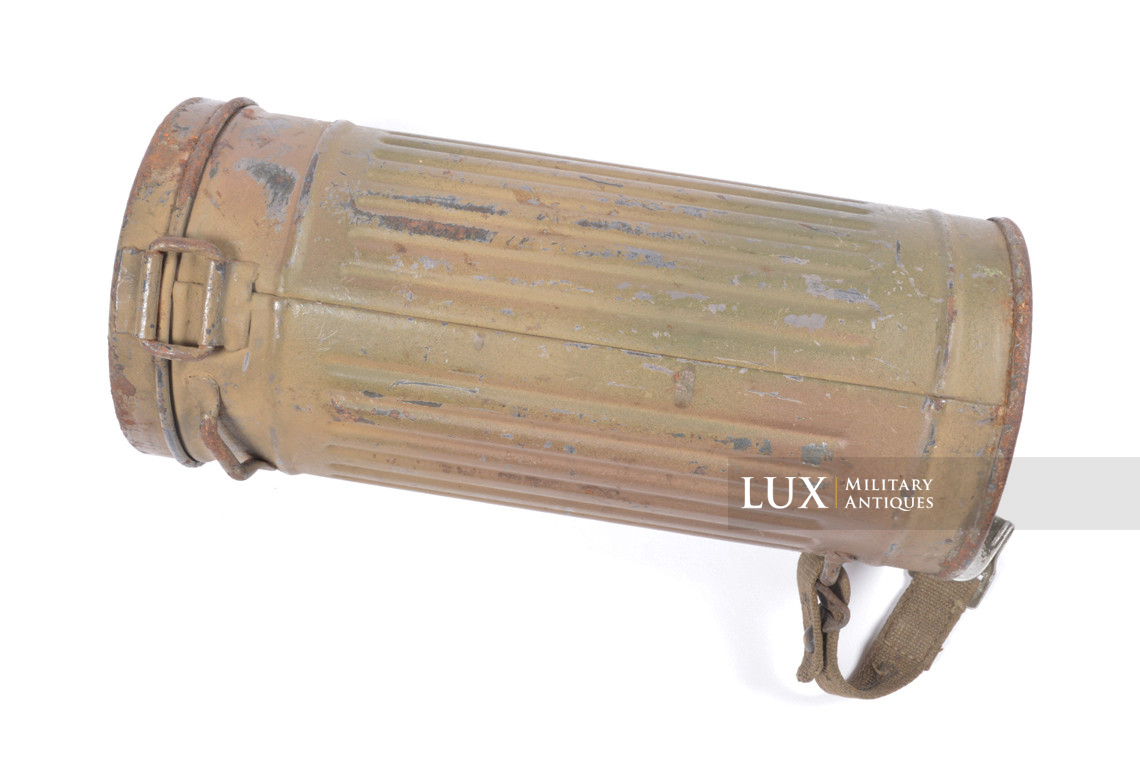 German three-tone camouflage gas mask canister, « named / Paris » - photo 11