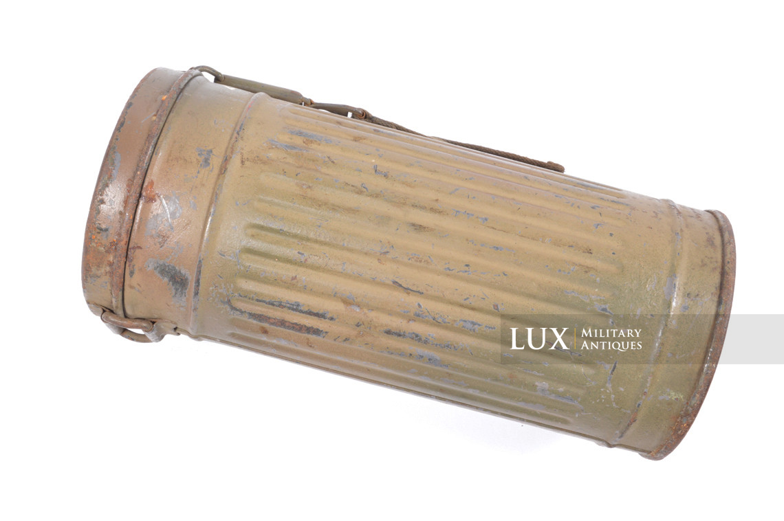 German three-tone camouflage gas mask canister, « named / Paris » - photo 12