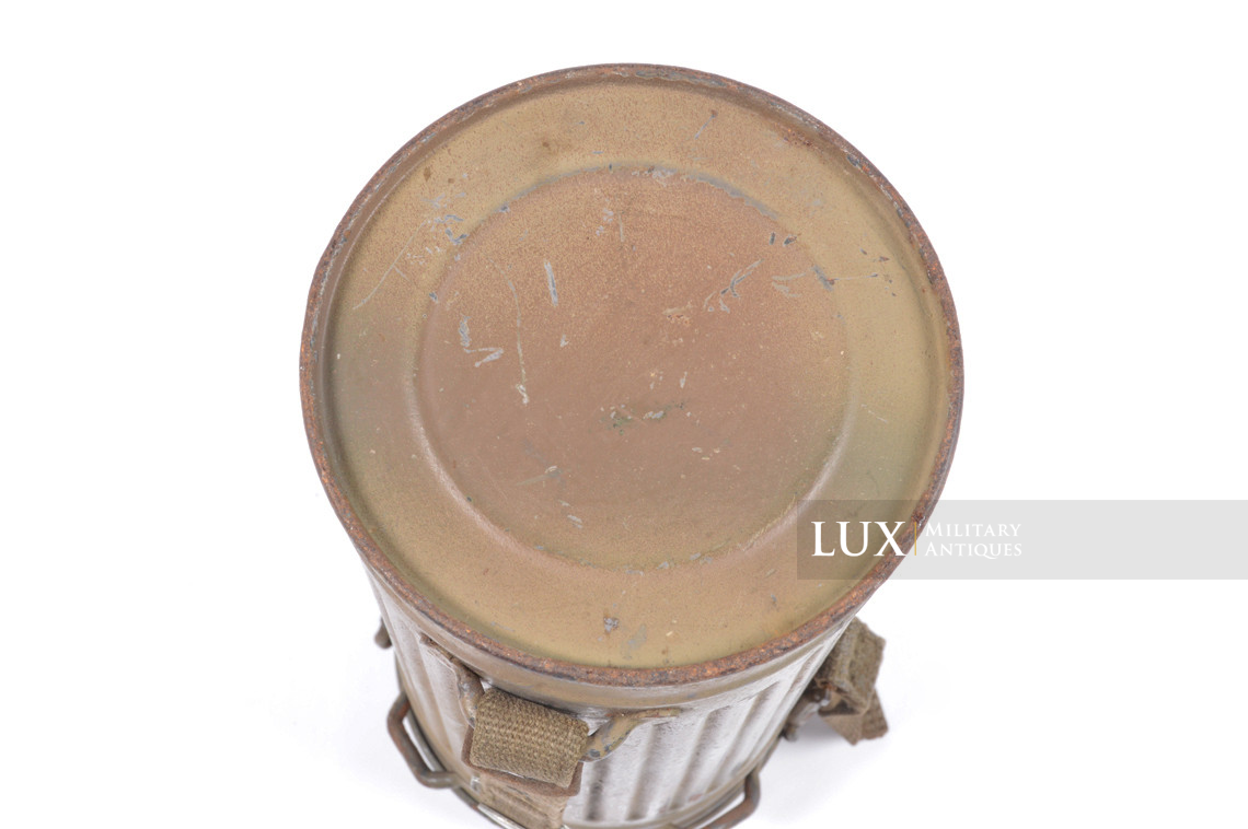 German three-tone camouflage gas mask canister, « named / Paris » - photo 14
