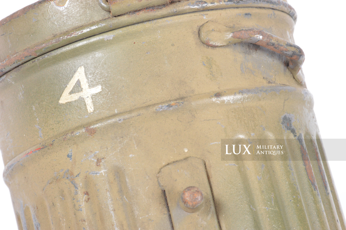German three-tone camouflage gas mask canister, « named / Paris » - photo 23