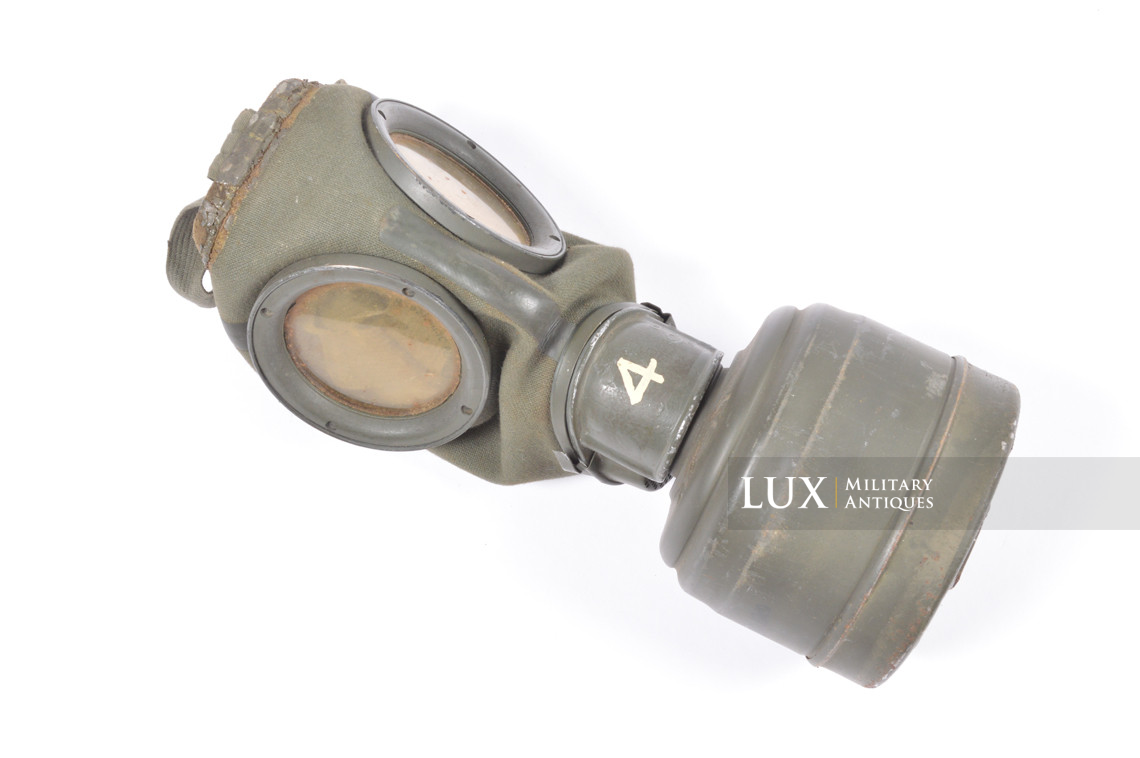 German three-tone camouflage gas mask canister, « named / Paris » - photo 34