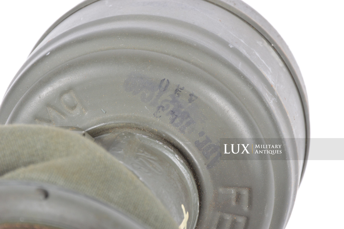 German three-tone camouflage gas mask canister, « named / Paris » - photo 38