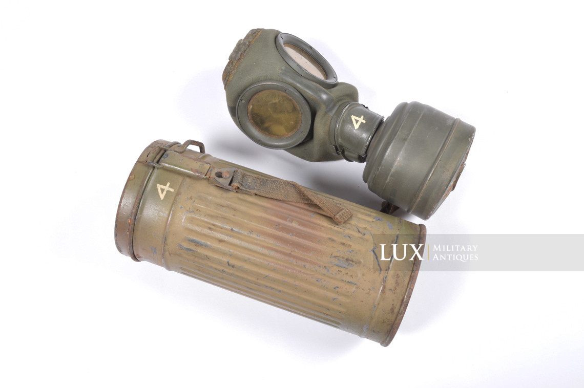 German three-tone camouflage gas mask canister, « named / Paris » - photo 8
