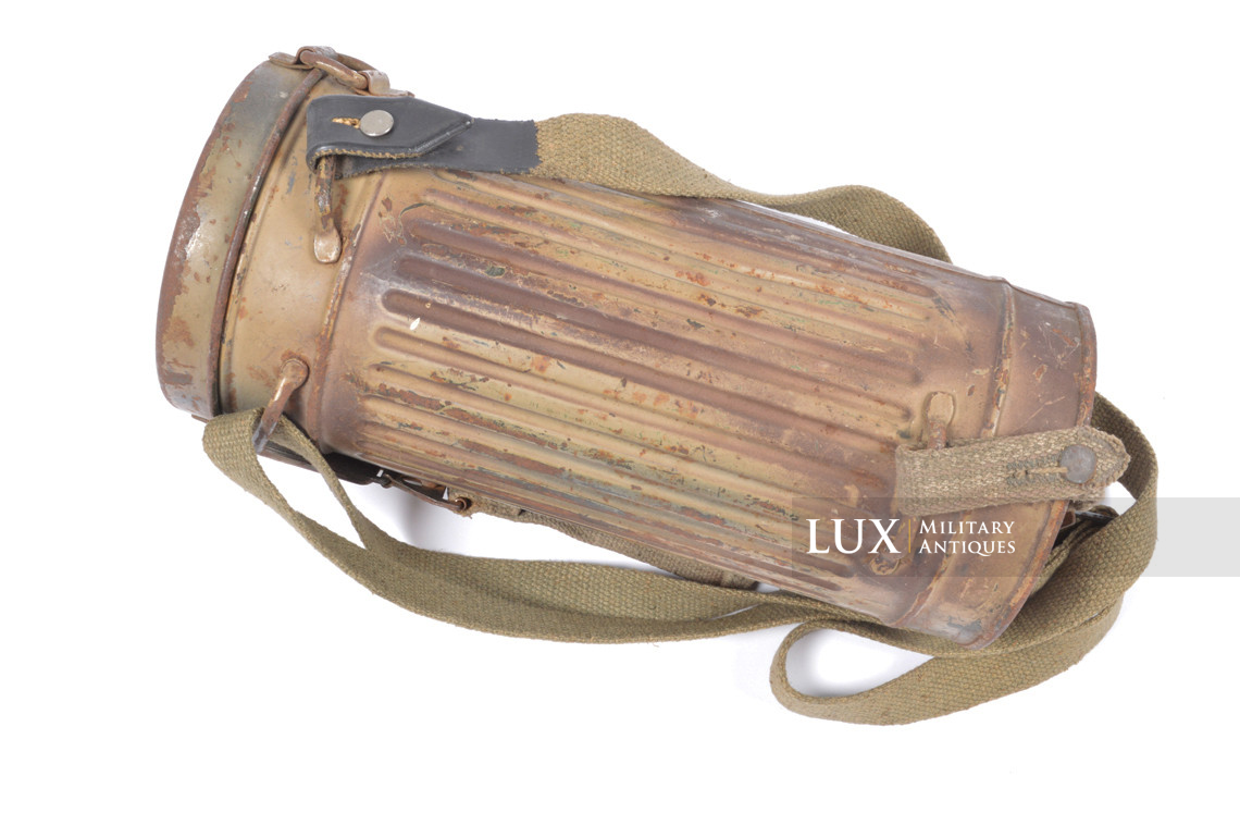 German three-tone camouflage gas mask canister, « Normandy / as-found » - photo 10
