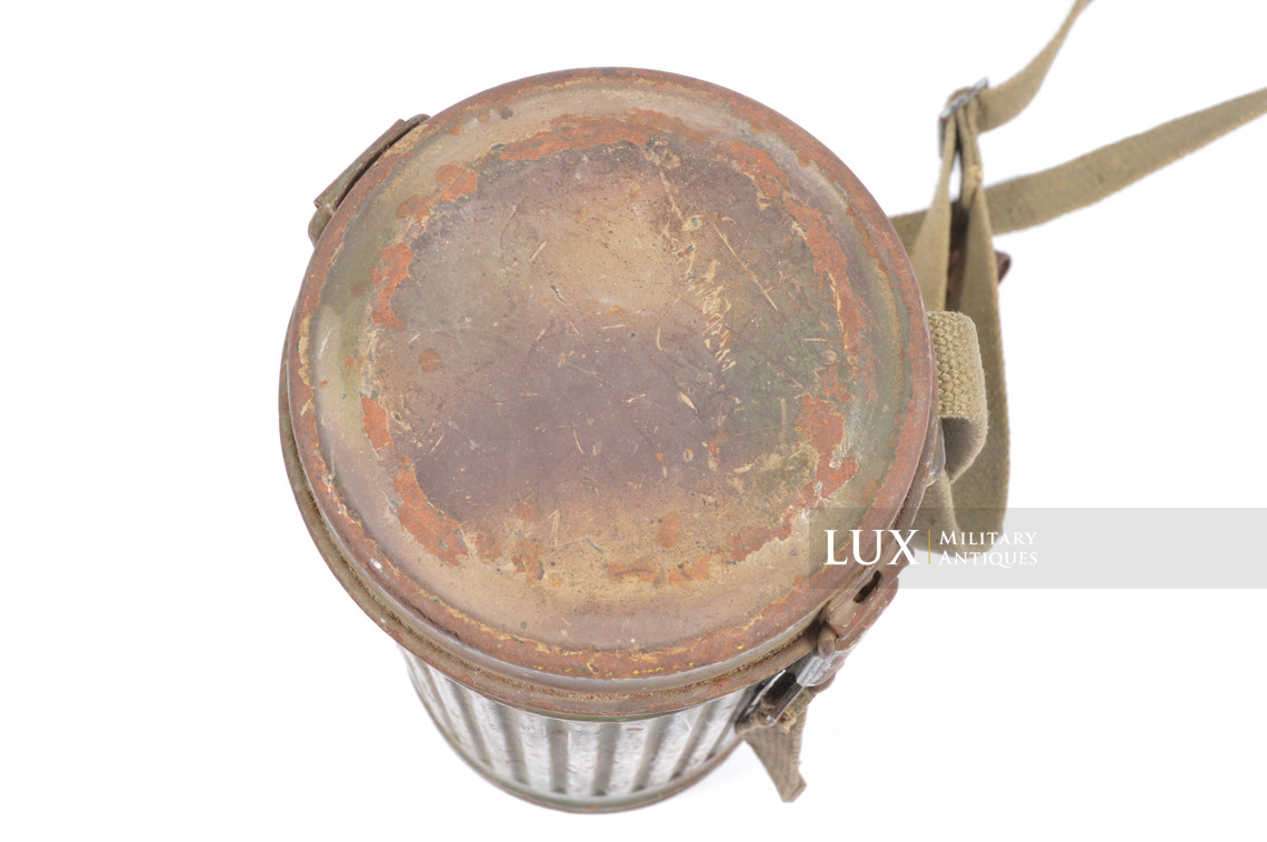German three-tone camouflage gas mask canister, « Normandy / as-found » - photo 13