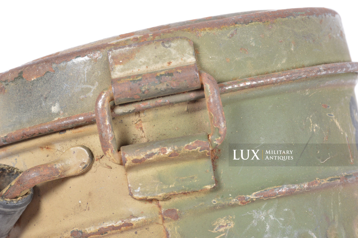 German three-tone camouflage gas mask canister, « Normandy / as-found » - photo 27