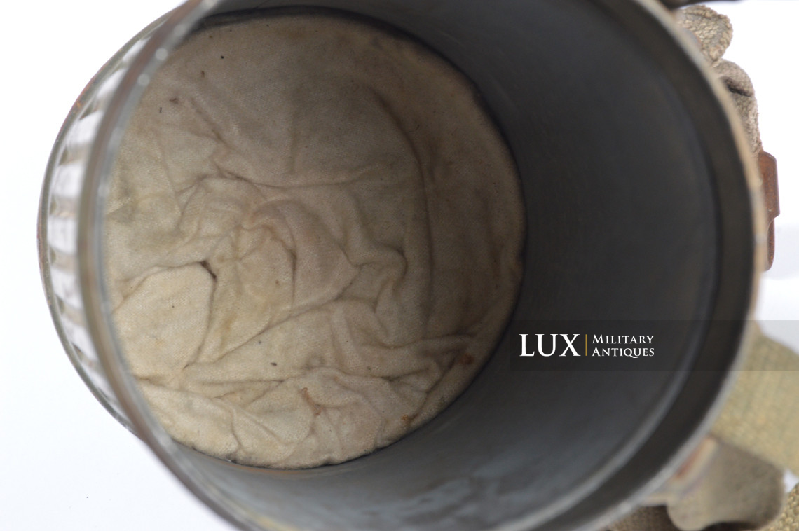 German three-tone camouflage gas mask canister, « Normandy / as-found » - photo 39